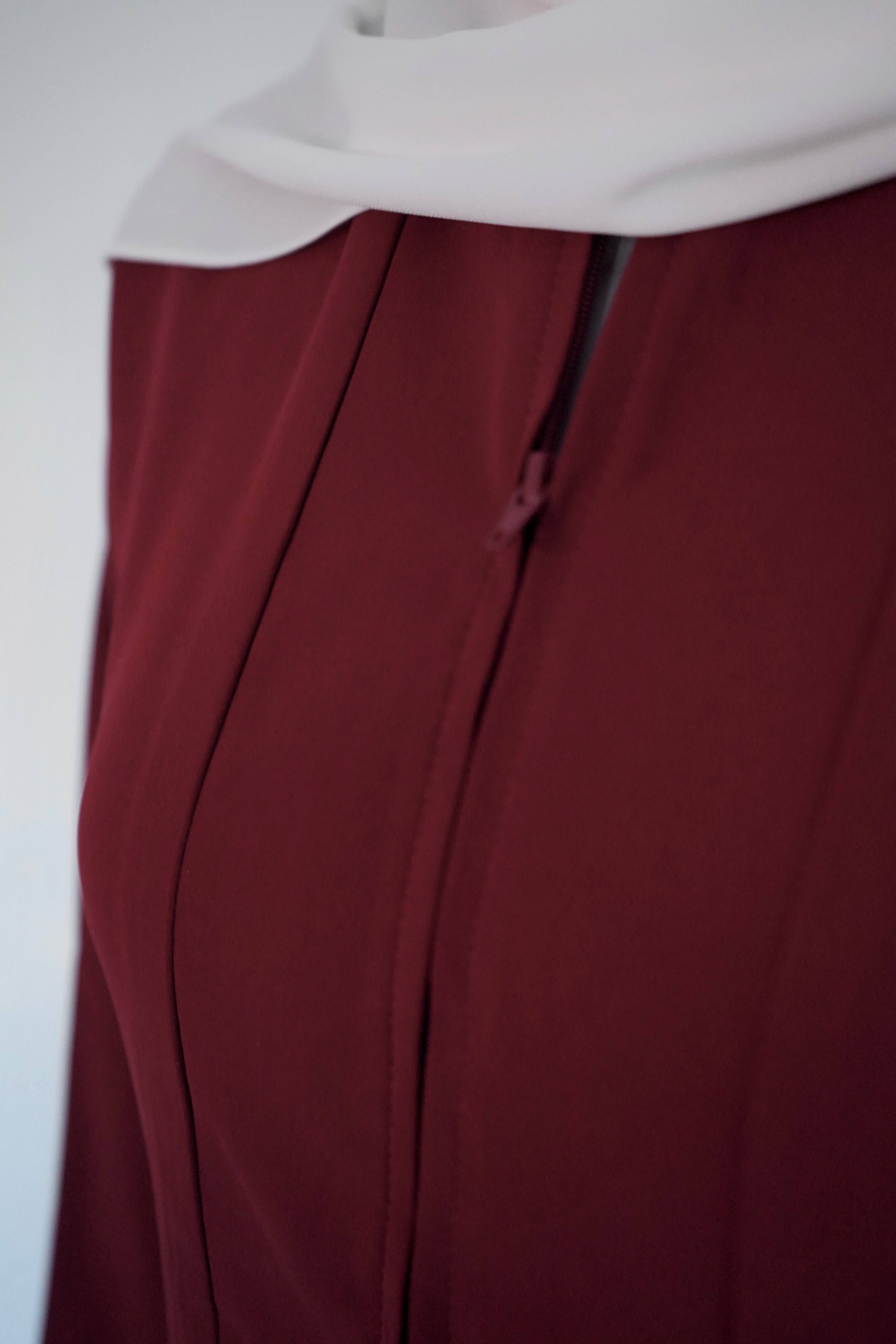 Zip Up Embroidery Abaya - Maroon