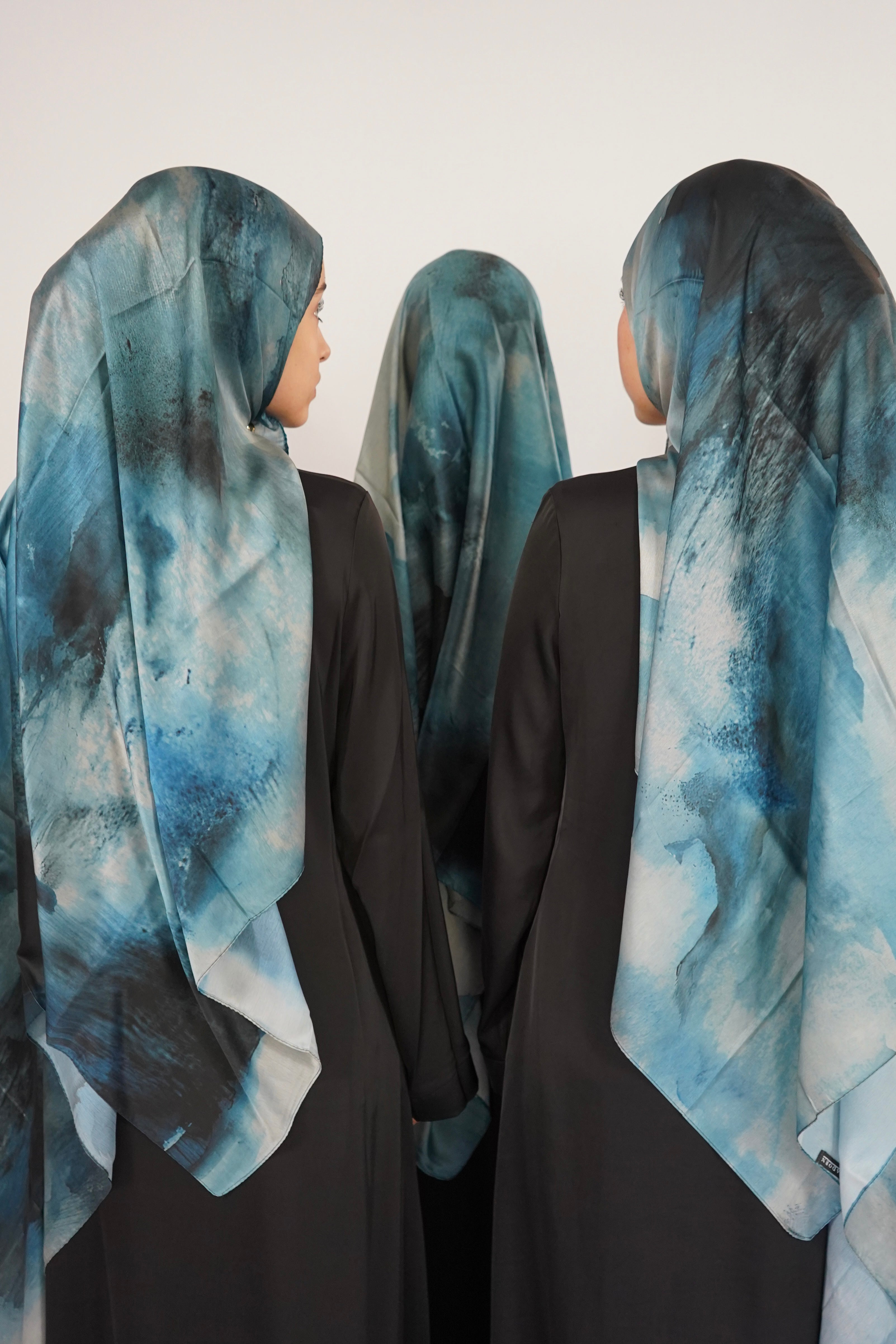 Print Satin Hijab - Ocean Waves