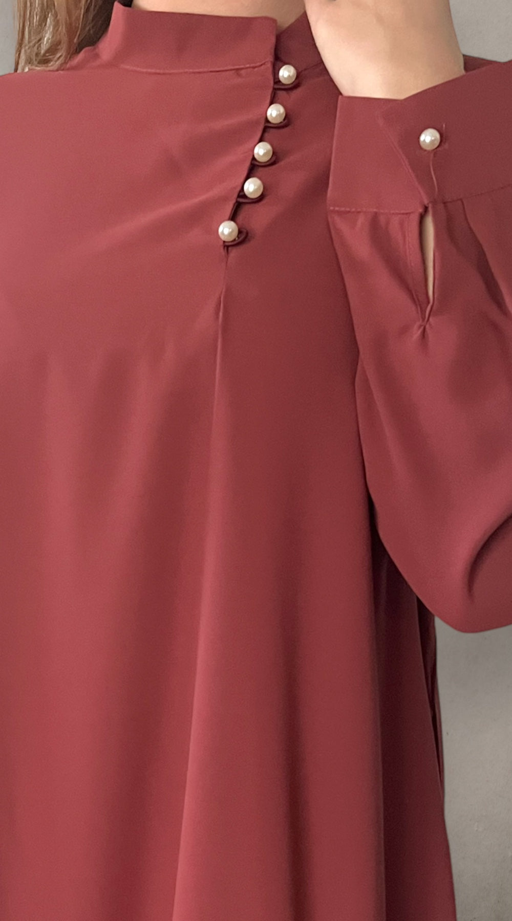 Pearl Side Button-Up Abaya Maroon